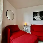 Proche Base Navale Et Siam