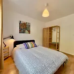 Proche Base Navale Et Siam ブレスト