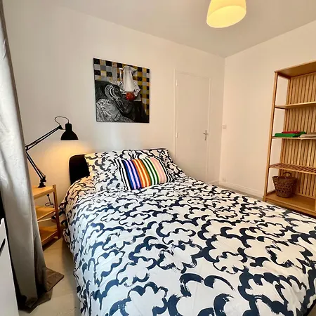 Proche Base Navale Et Siam