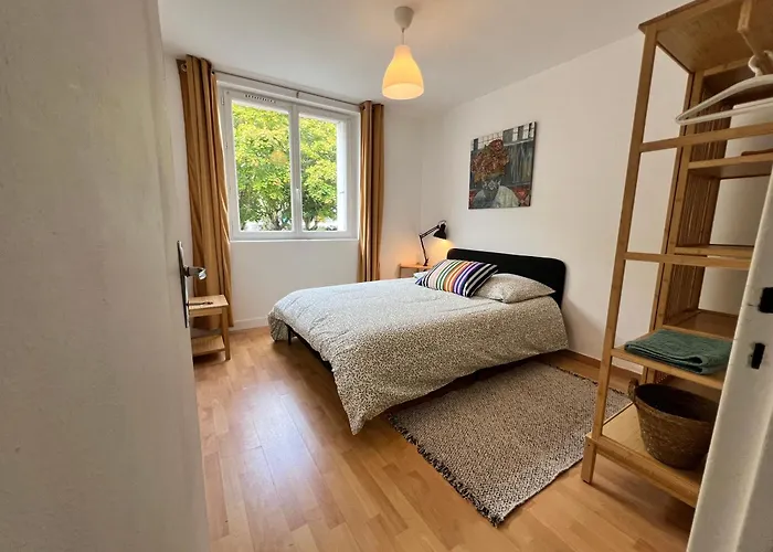 Proche Base Navale Et Siam * Брест