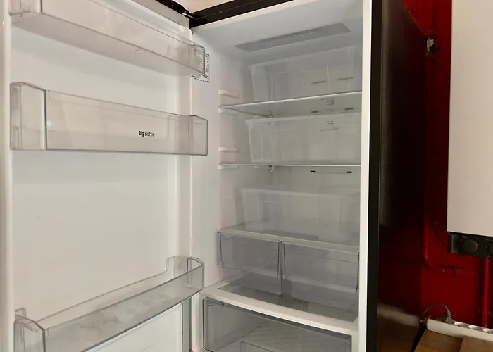 Proche Base Navale Et Siam *