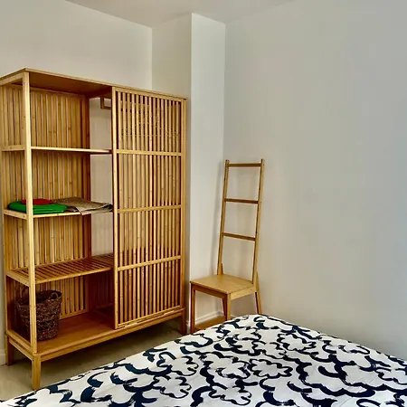 Proche Base Navale Et Siam