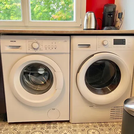 Proche Base Navale Et Siam