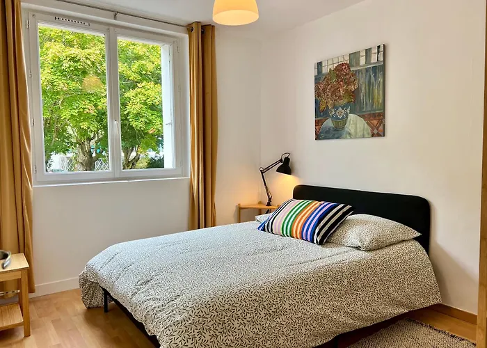 Proche Base Navale Et Siam * Brest