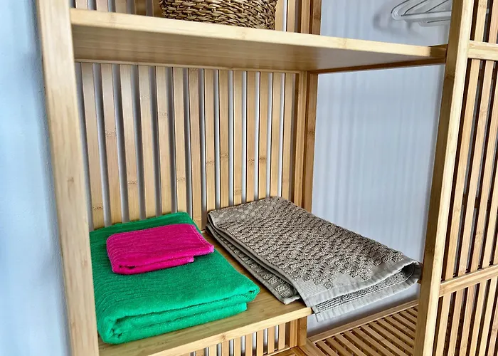 Proche Base Navale Et Siam