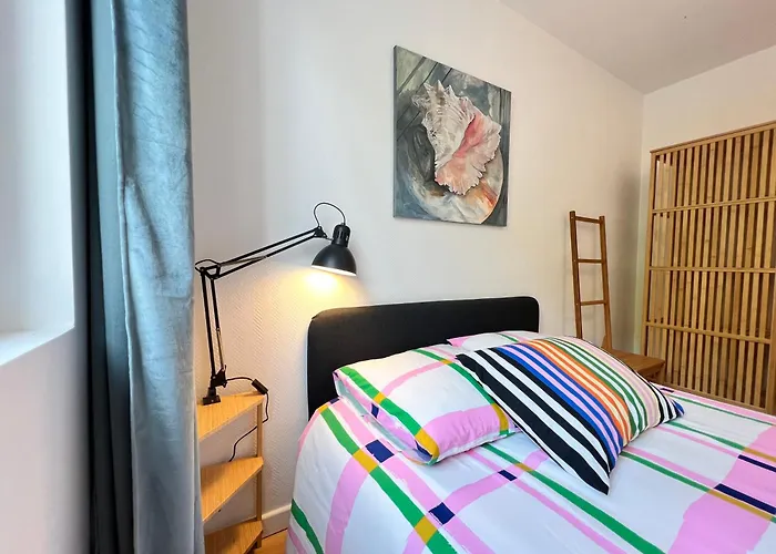 Proche Base Navale Et Siam Breszt