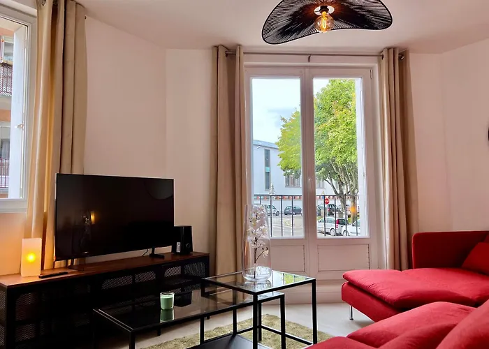 Proche Base Navale Et Siam Breszt