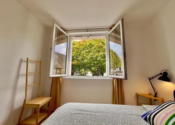 Proche Base Navale Et Siam Apartman Breszt